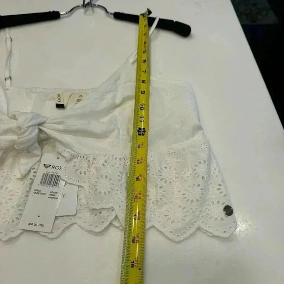 NWT Roxy women’s white eyelet crop top. Ties in front Size Large - Picture 9 of 11